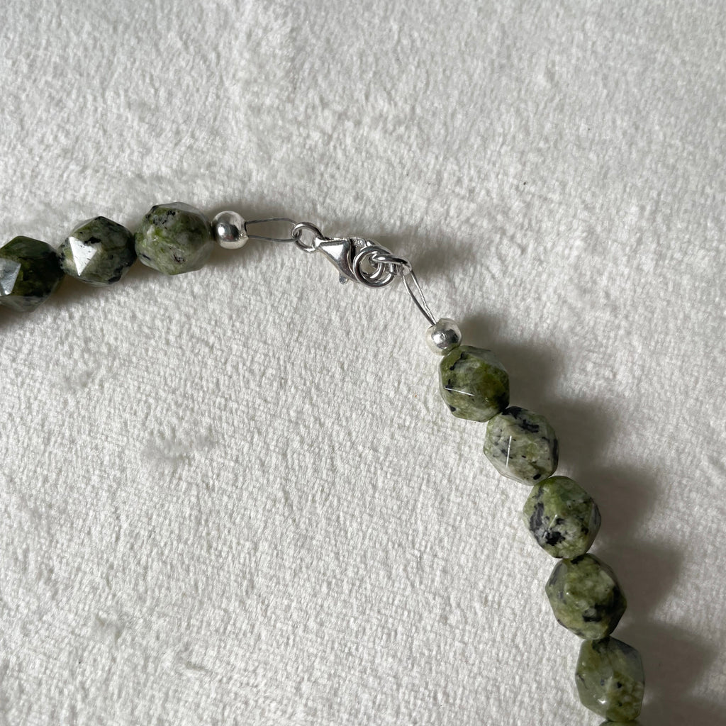 Collana Apatite Verde